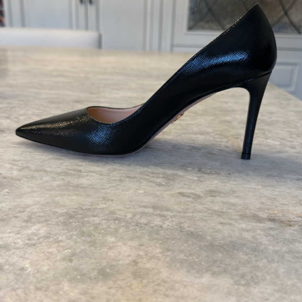 Prada Shoes, Calzature Donna in Black, size 38Euro 8US. - Picture 5 of 12